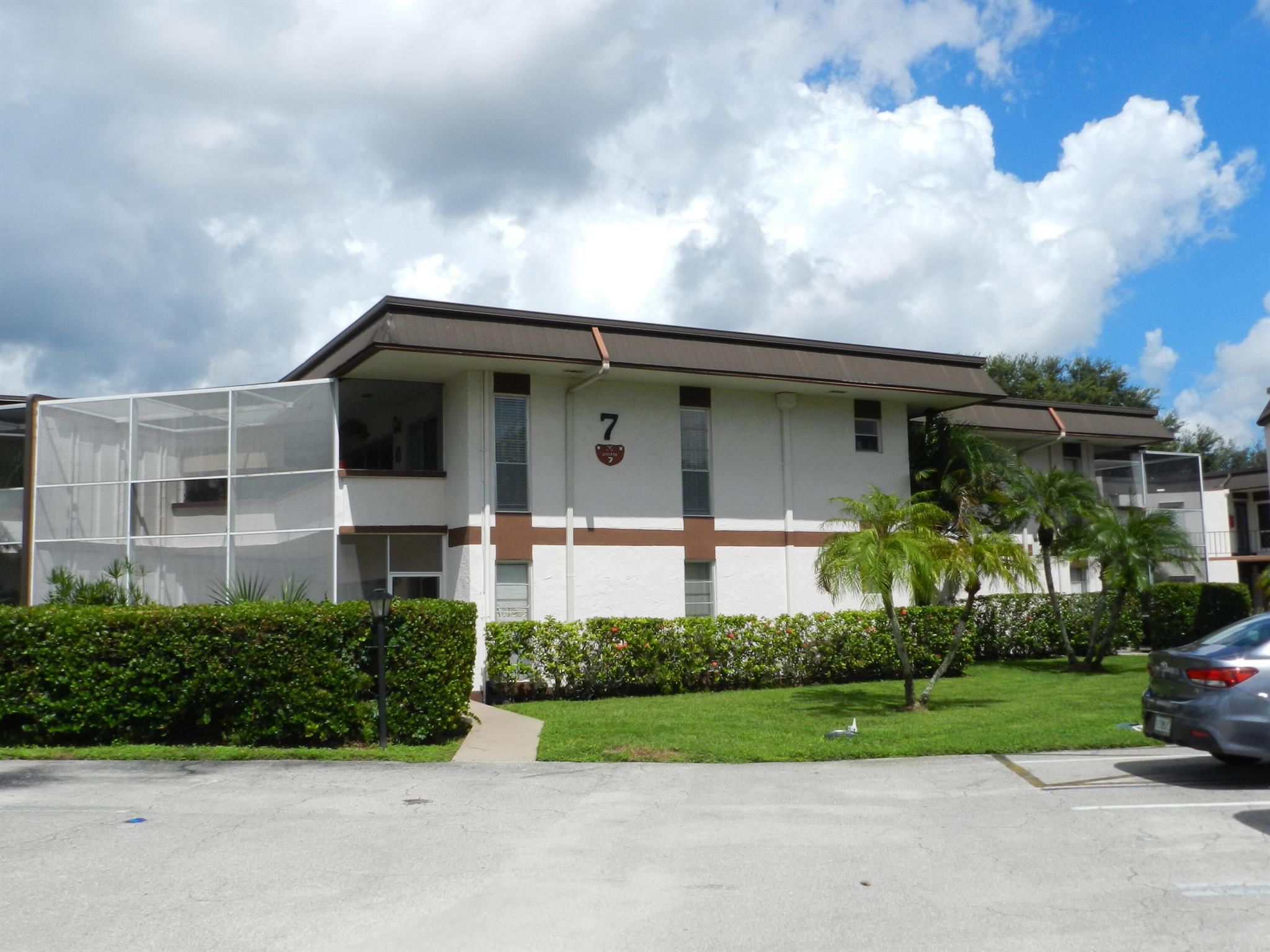 7 Greenway Vlg #103
