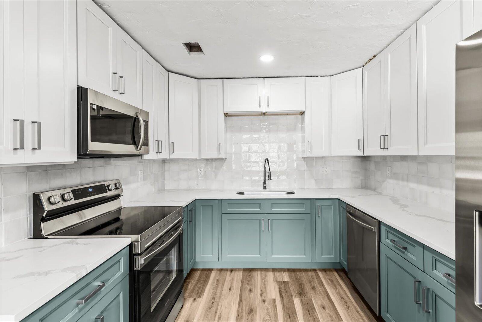 937 NE 25th Ave