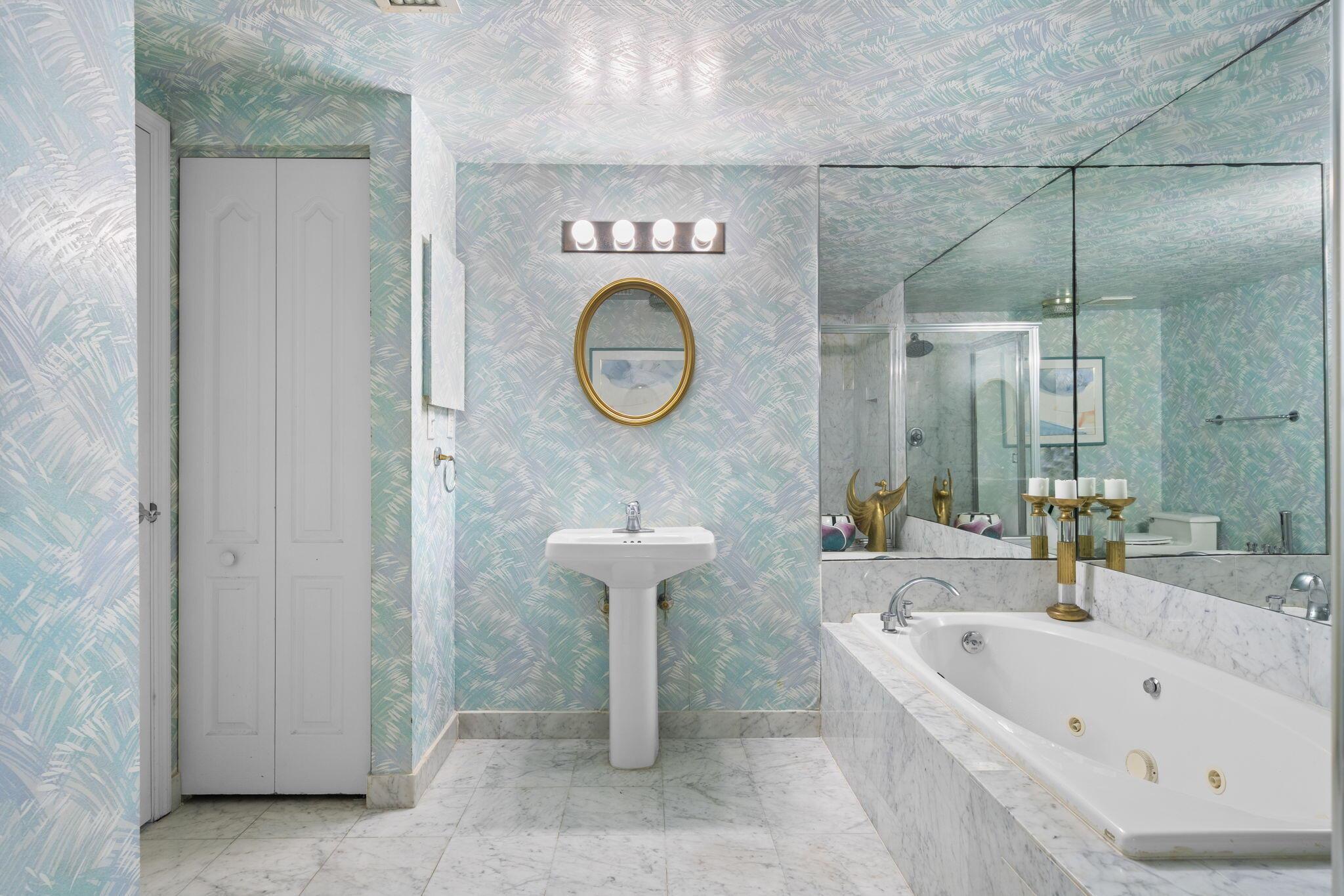 image The Waves Condo15