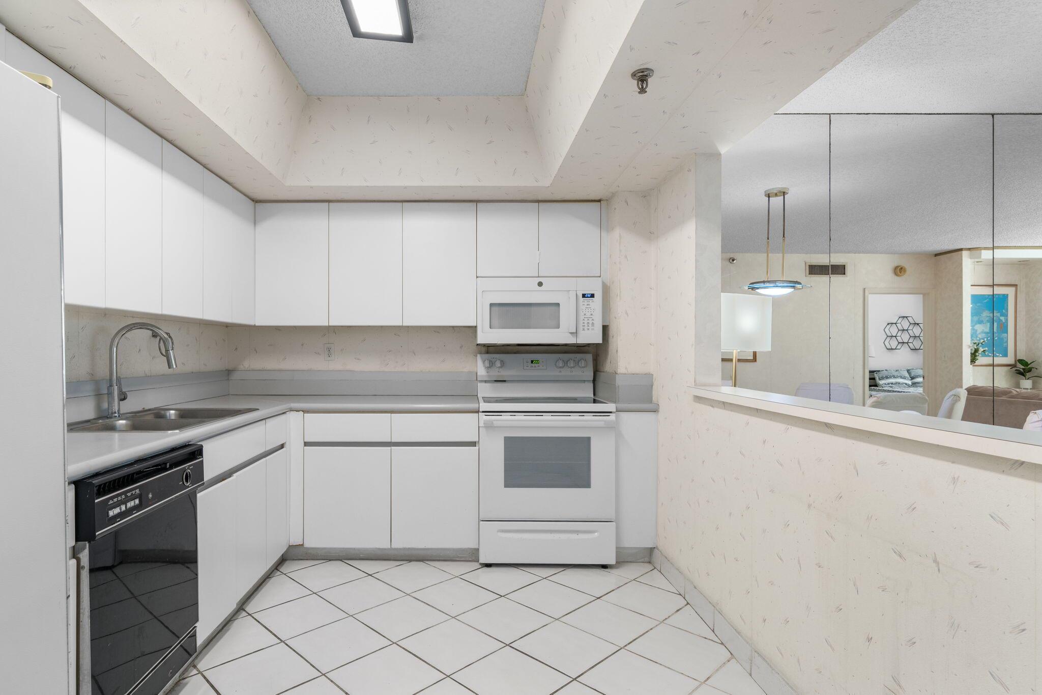 image The Waves Condo6