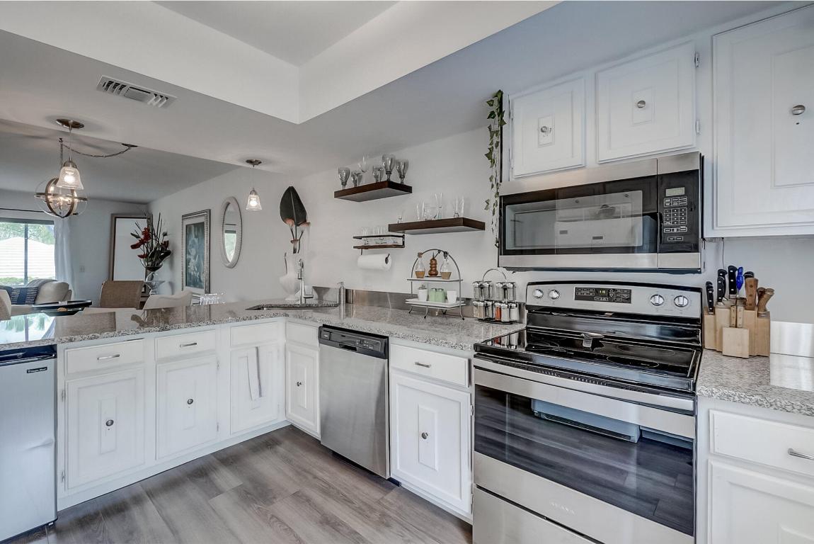 18350 SE Wood Hvn #J Jupiter, FL 33469