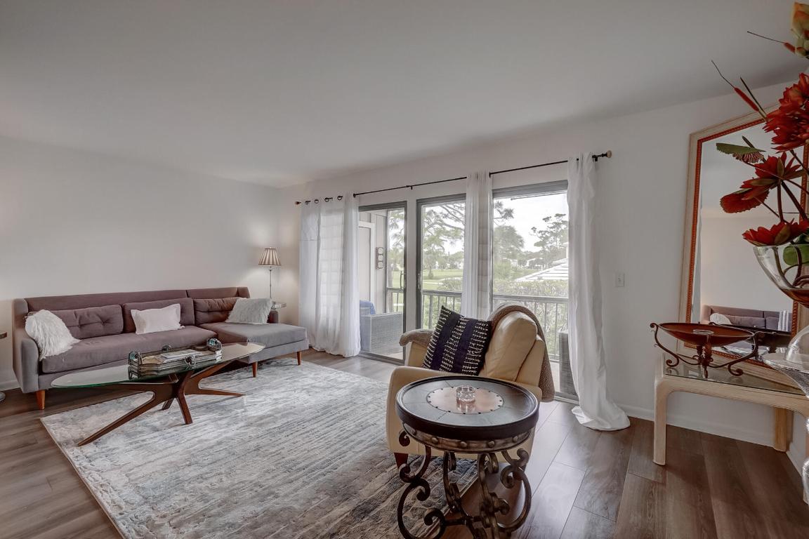 18350 SE Wood Hvn #J Jupiter, FL 33469