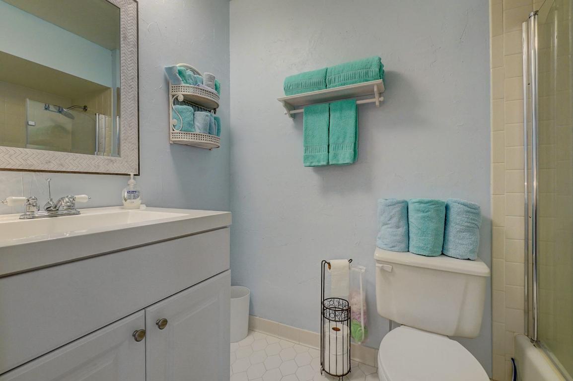 18350 SE Wood Hvn #J Jupiter, FL 33469