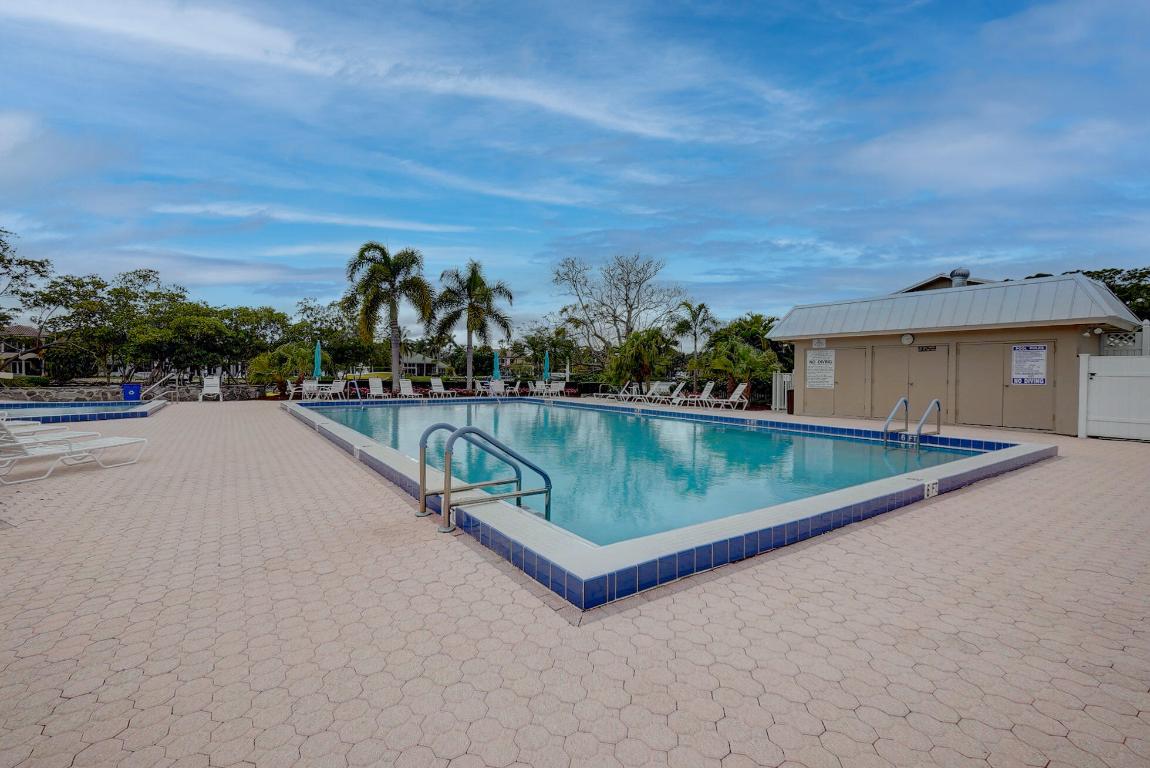 18350 SE Wood Hvn #J Jupiter, FL 33469