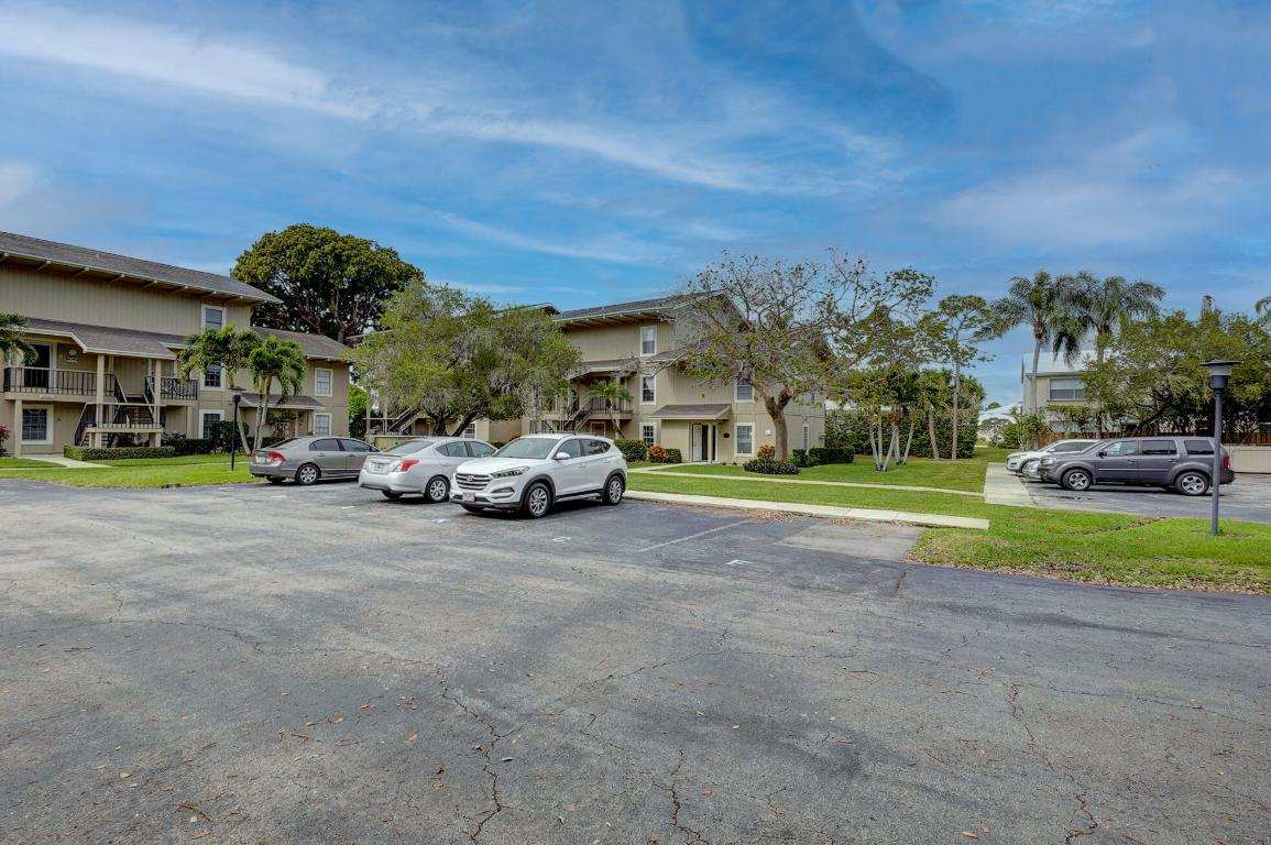18350 SE Wood Hvn #J Jupiter, FL 33469