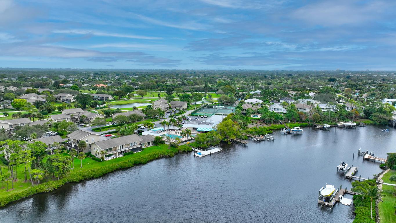 18350 SE Wood Hvn #J Jupiter, FL 33469