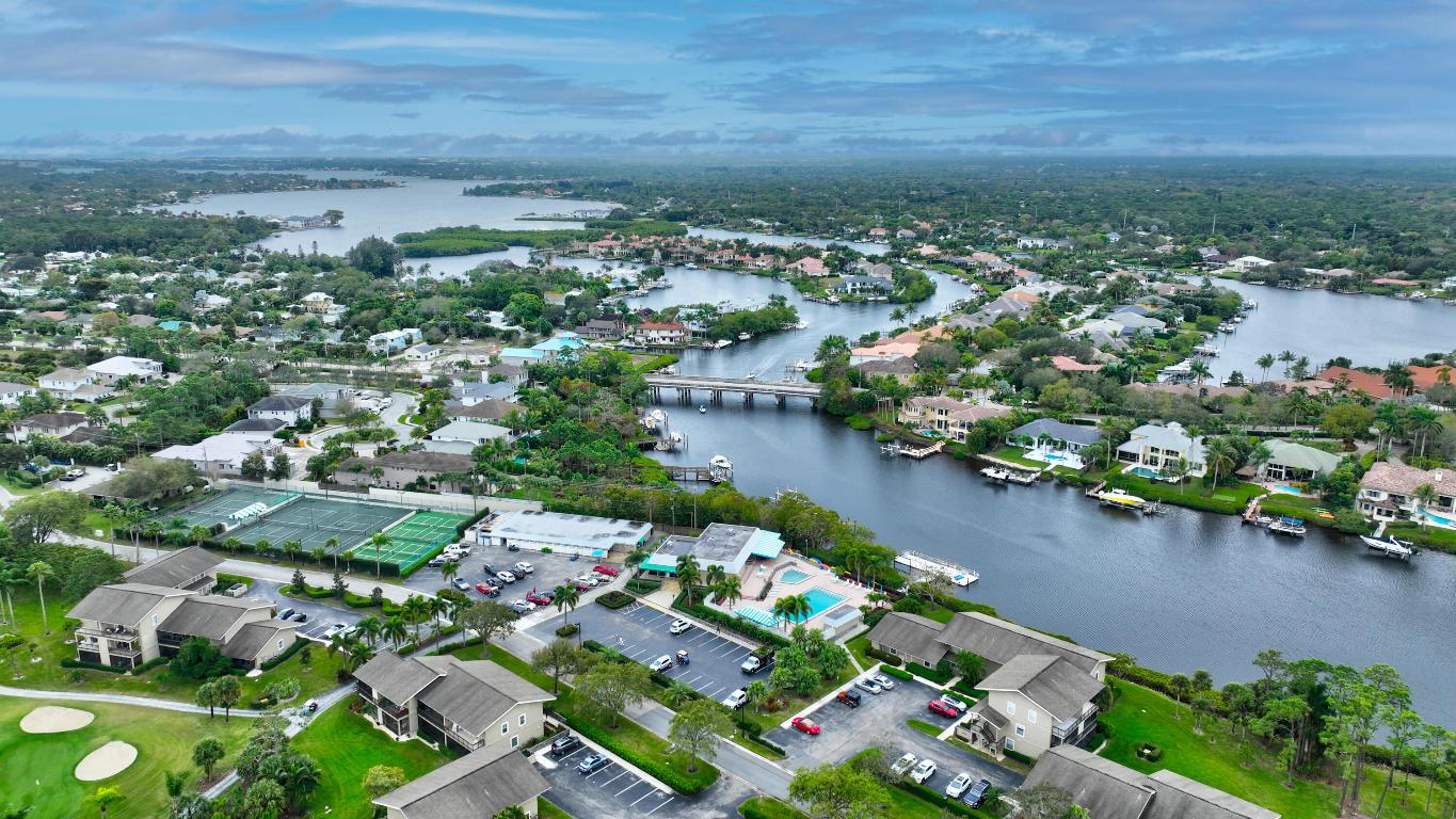 18350 SE Wood Hvn #J Jupiter, FL 33469