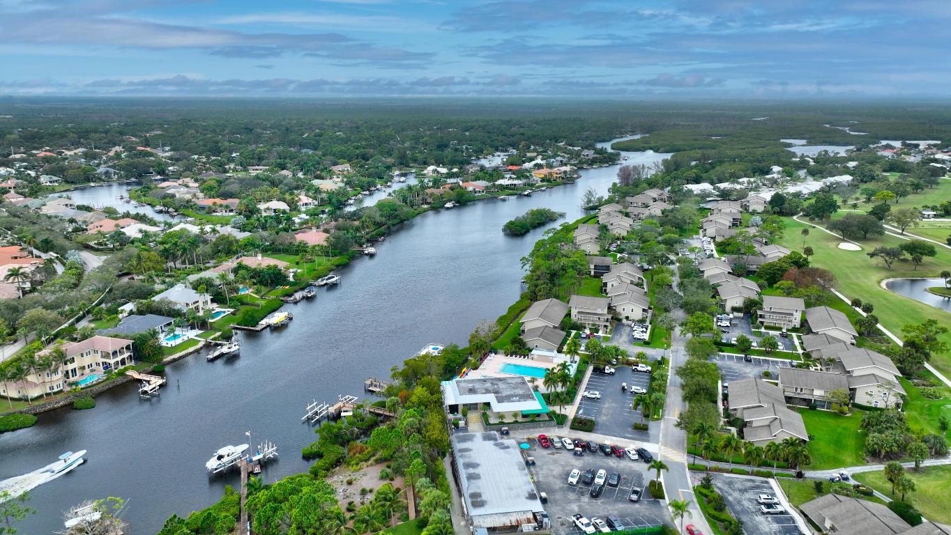 18350 SE Wood Hvn #J Jupiter, FL 33469