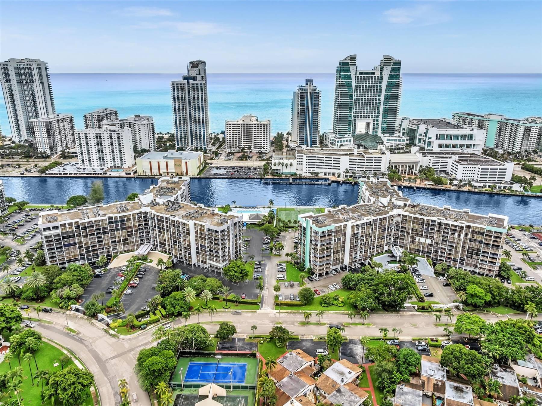 600 Parkview Dr #719