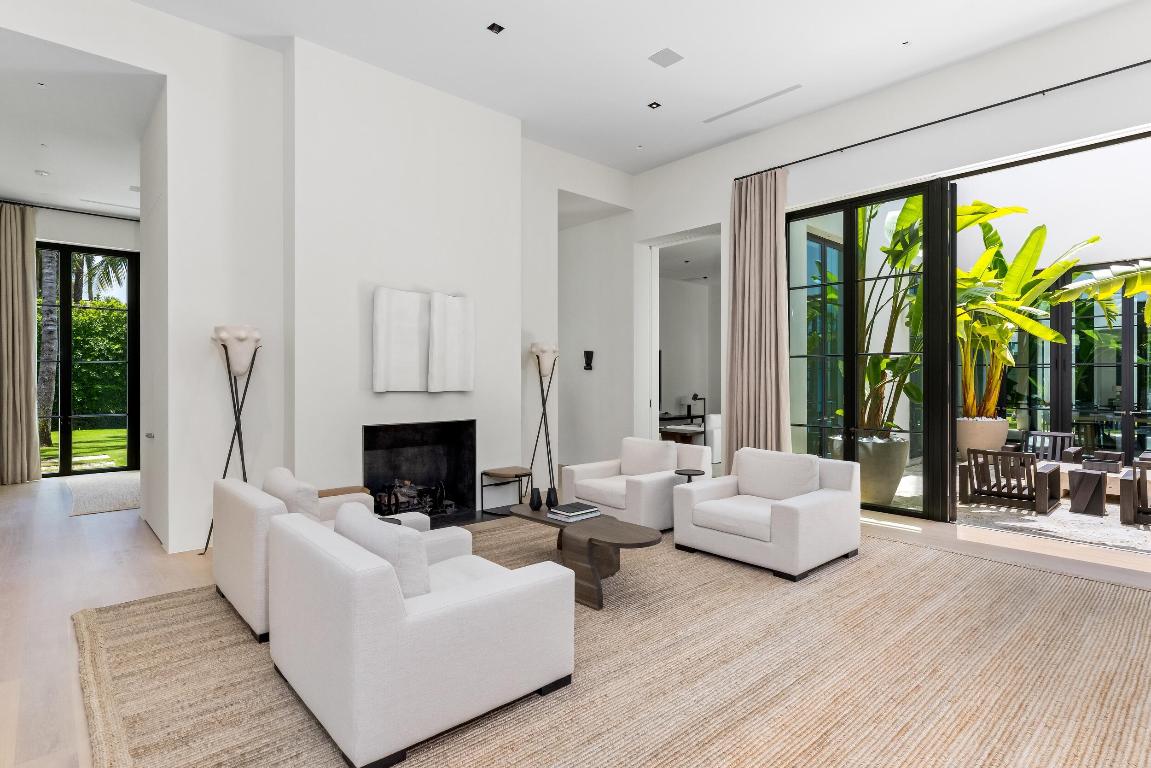 241 Jungle Palm Beach, FL 33480