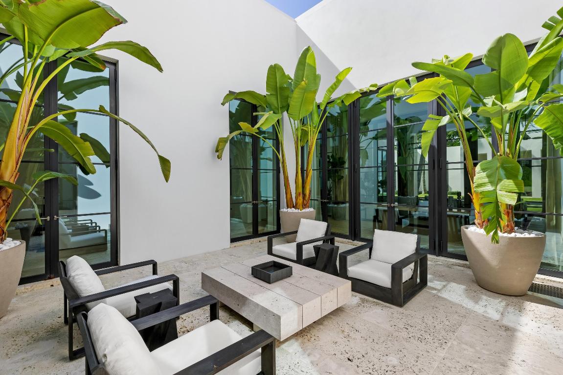 241 Jungle Palm Beach, FL 33480