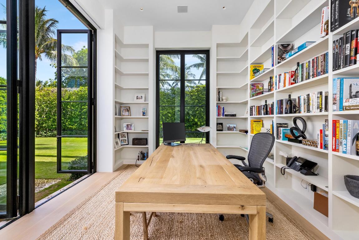 241 Jungle Palm Beach, FL 33480