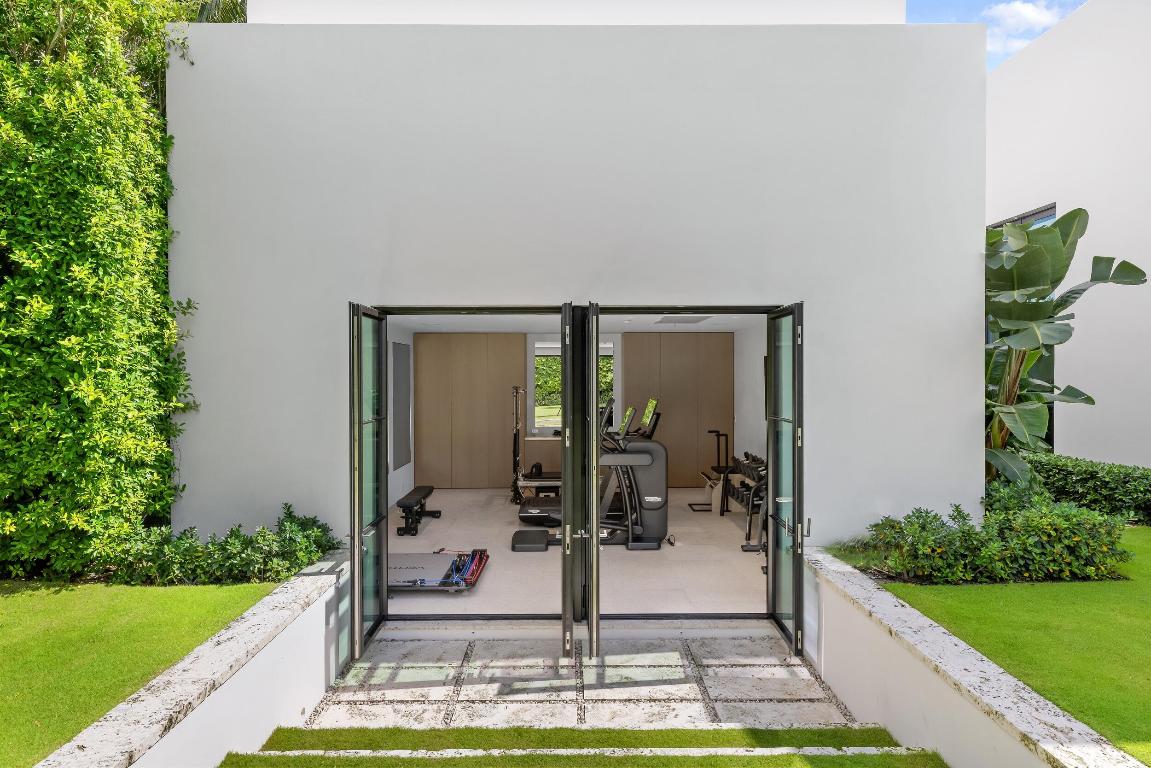 241 Jungle Palm Beach, FL 33480