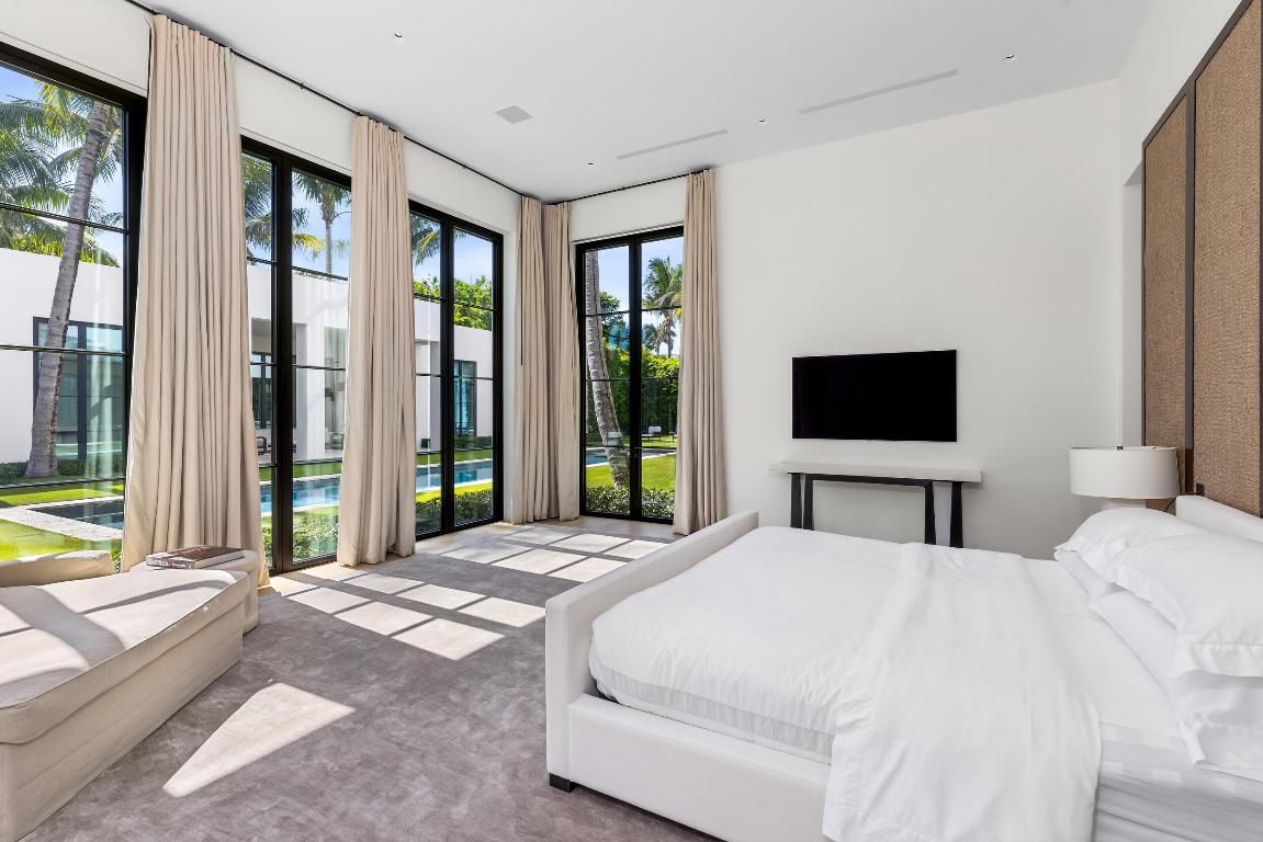 241 Jungle Palm Beach, FL 33480