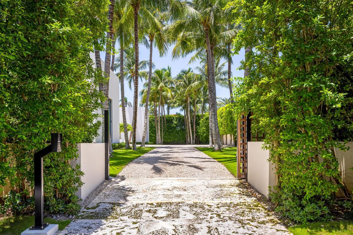 241 Jungle Palm Beach, FL 33480