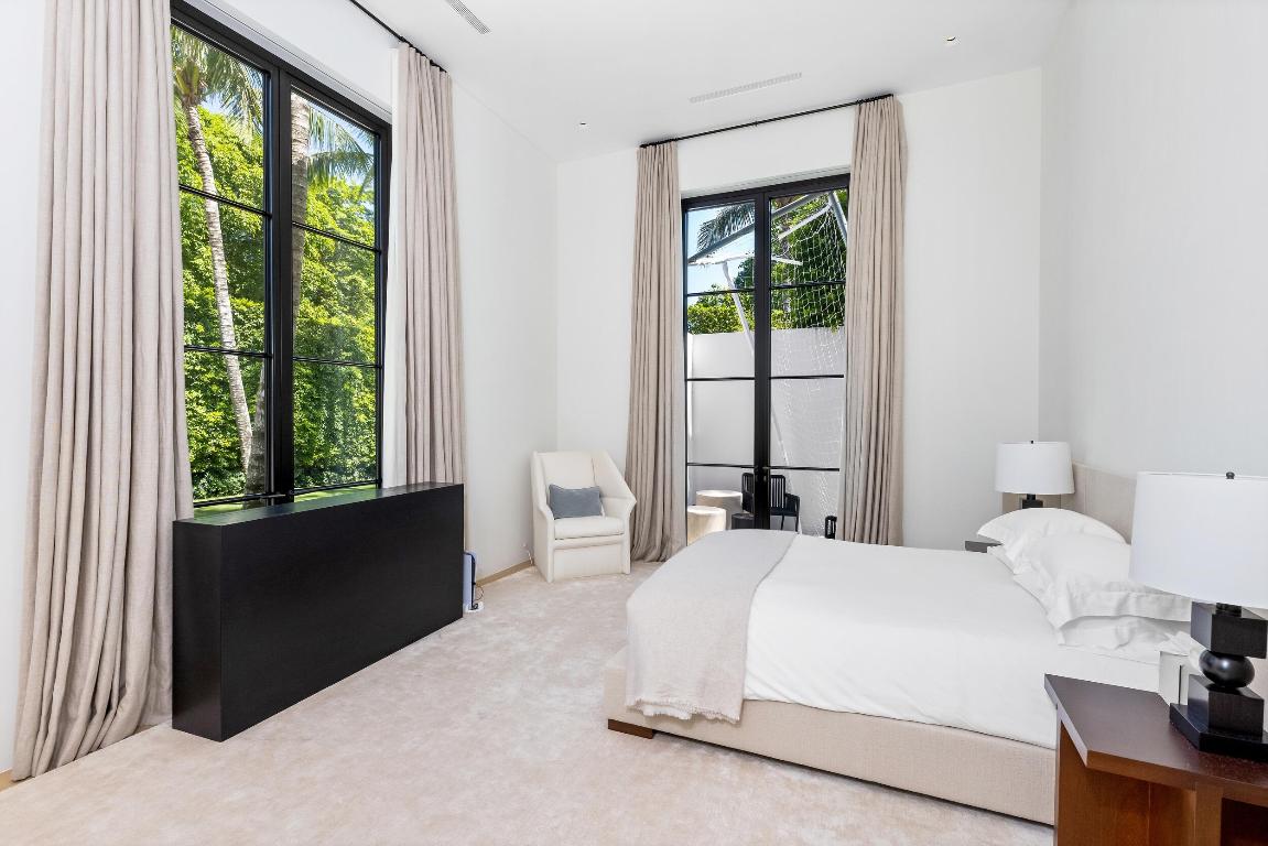 241 Jungle Palm Beach, FL 33480