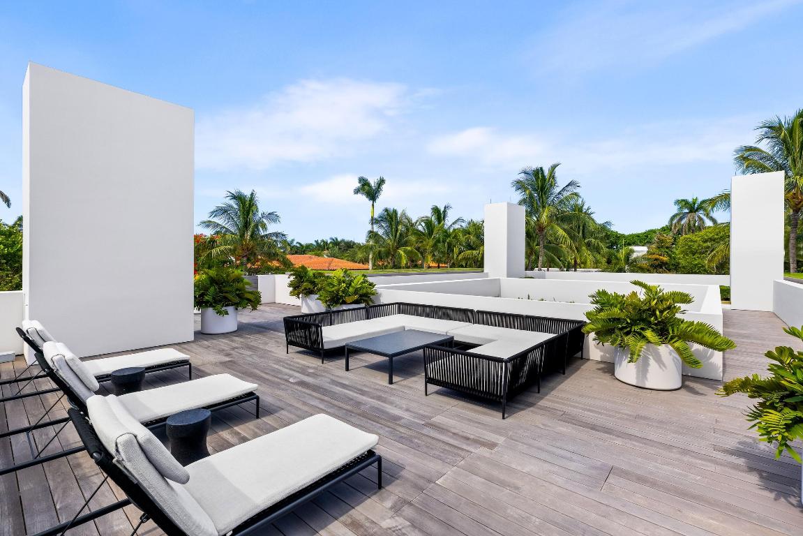 241 Jungle Palm Beach, FL 33480