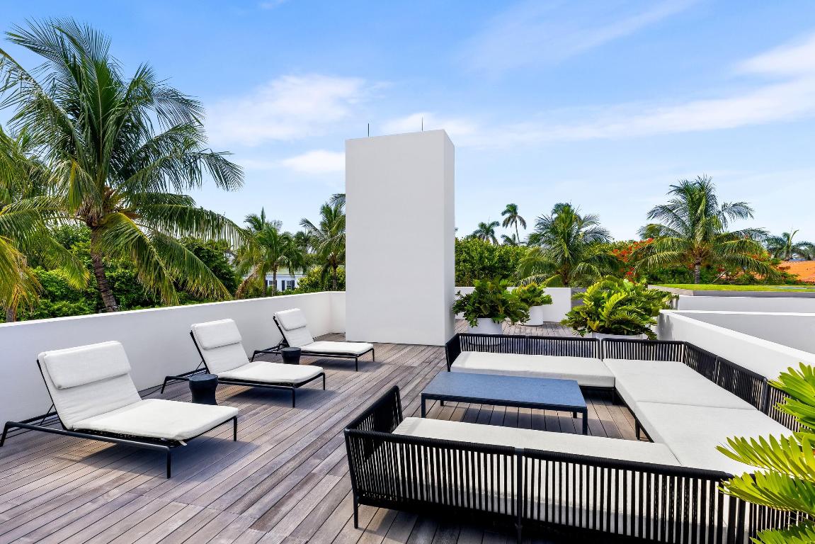 241 Jungle Palm Beach, FL 33480