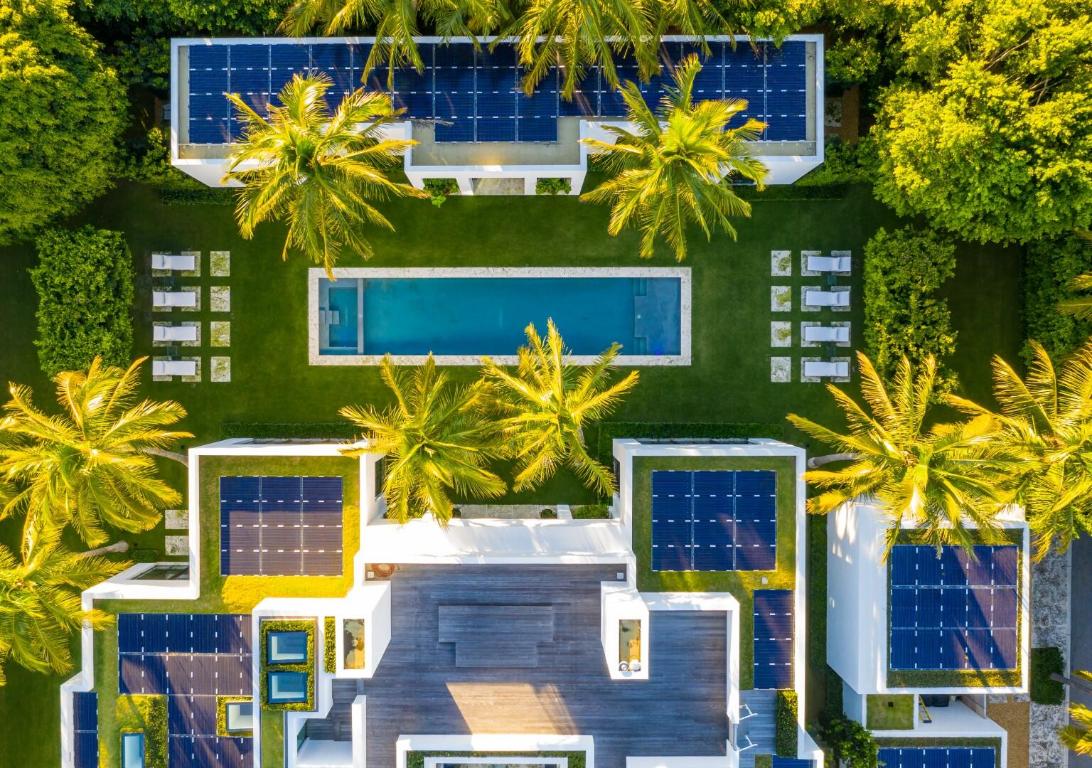 241 Jungle Palm Beach, FL 33480