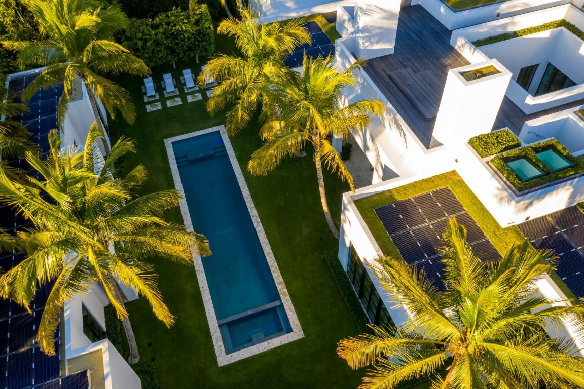 241 Jungle Palm Beach, FL 33480