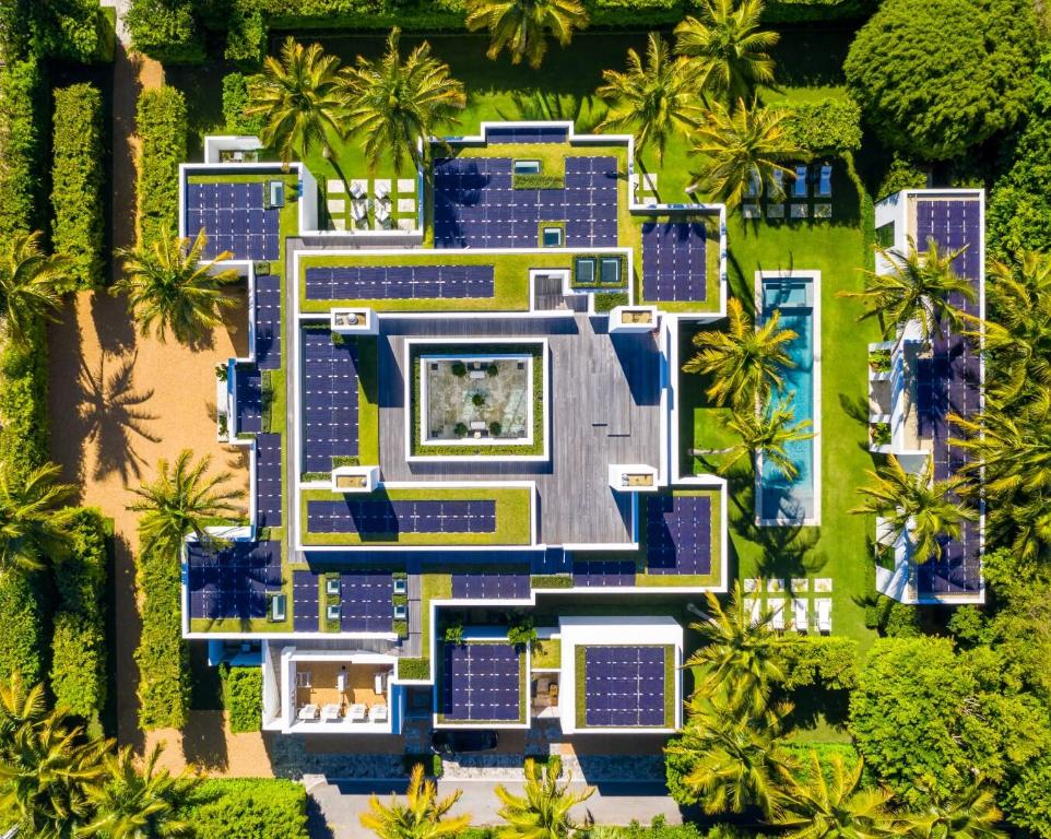 241 Jungle Palm Beach, FL 33480