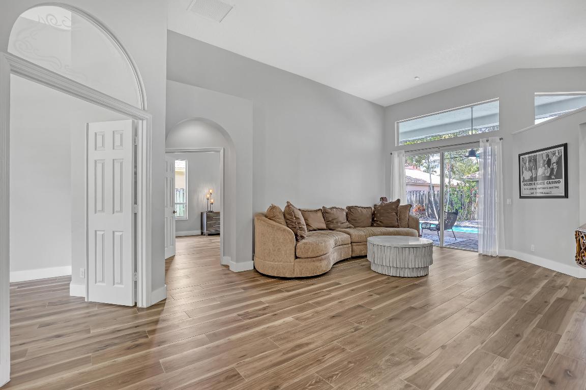 2150 NW 125th Pembroke Pines, FL 33028