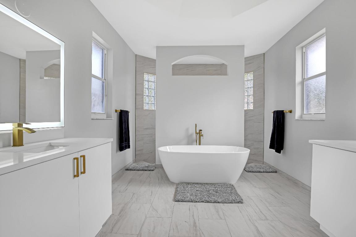 2150 NW 125th Pembroke Pines, FL 33028