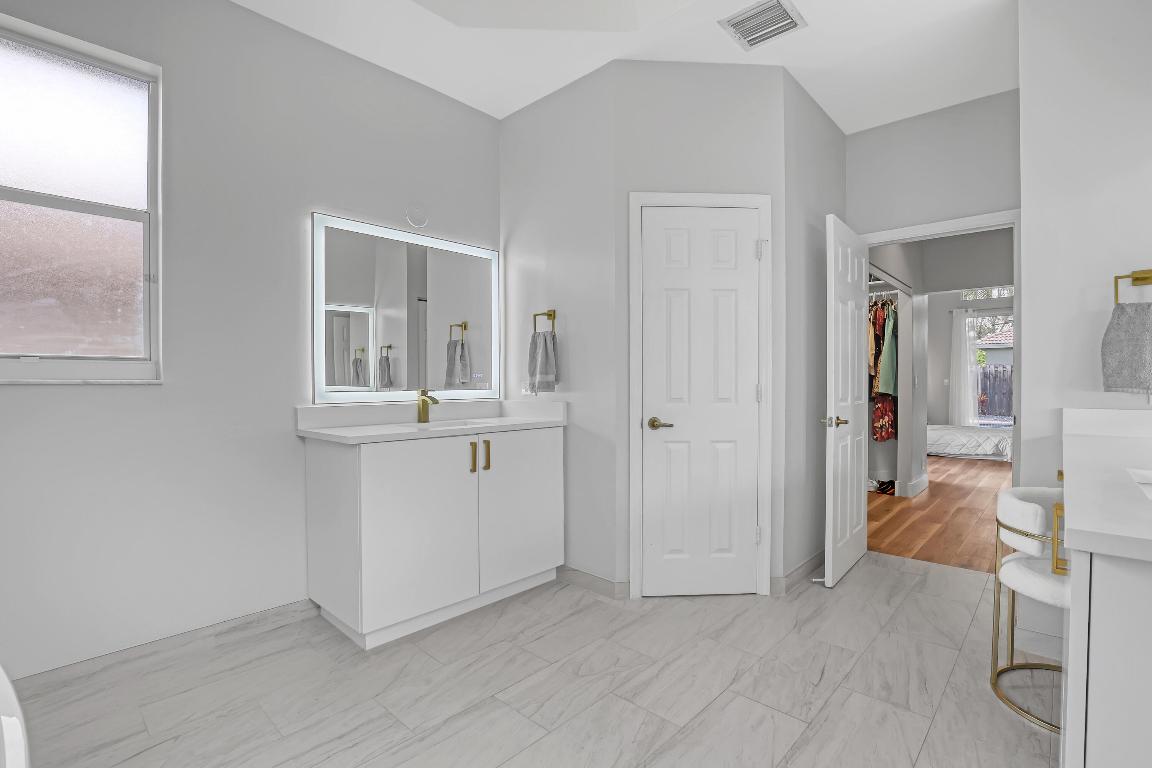 2150 NW 125th Pembroke Pines, FL 33028