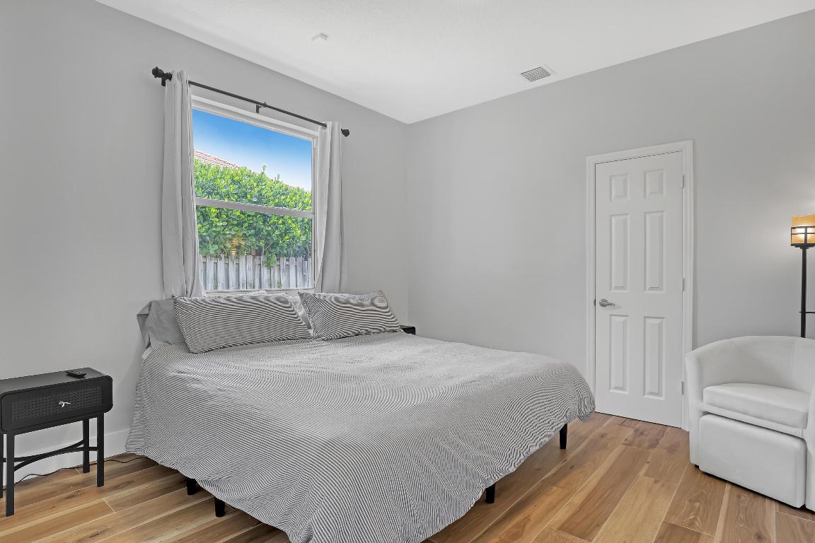 2150 NW 125th Pembroke Pines, FL 33028