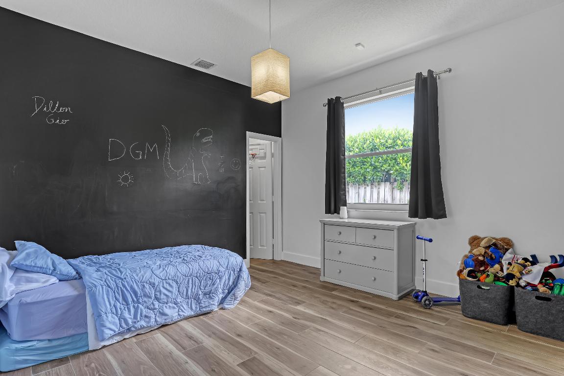 2150 NW 125th Pembroke Pines, FL 33028