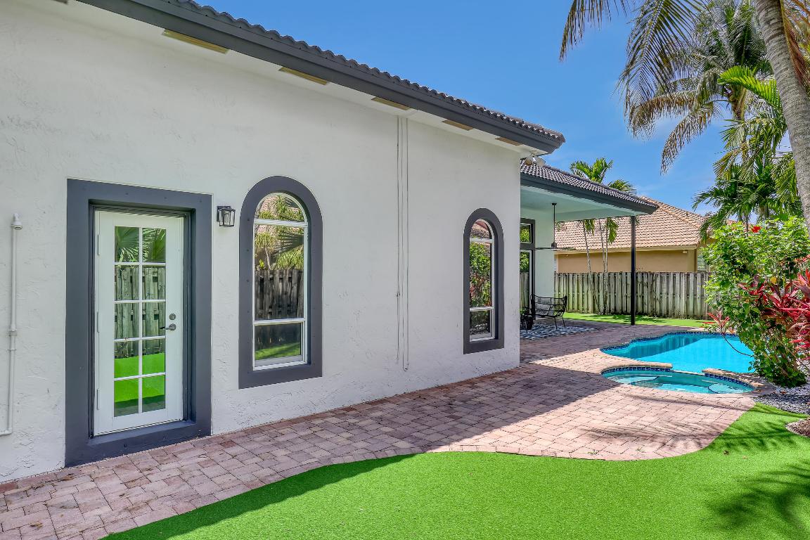 2150 NW 125th Pembroke Pines, FL 33028