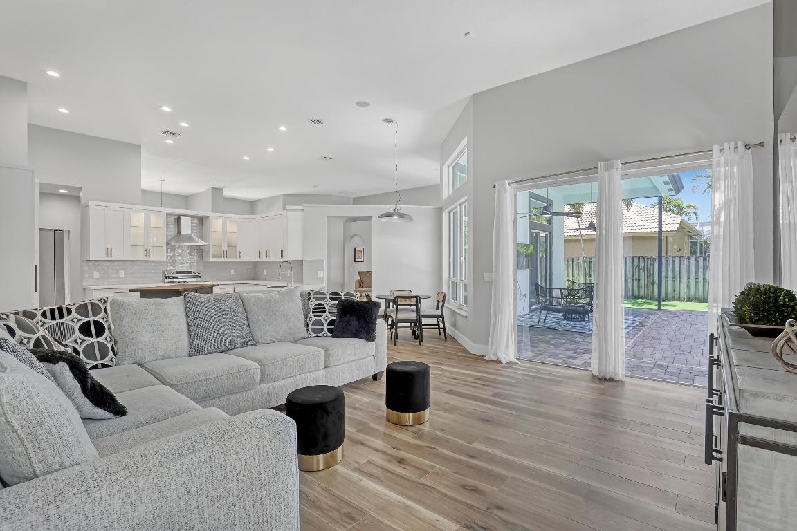 2150 NW 125th Pembroke Pines, FL 33028