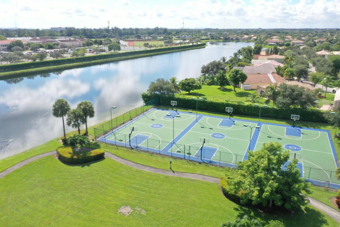 2150 NW 125th Pembroke Pines, FL 33028