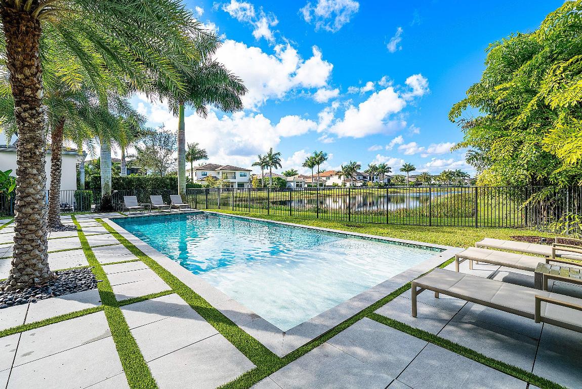 17353 Rosella Rd Boca Raton, FL 33496
