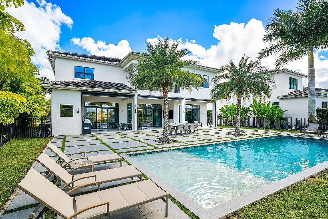 17353 Rosella Rd Boca Raton, FL 33496