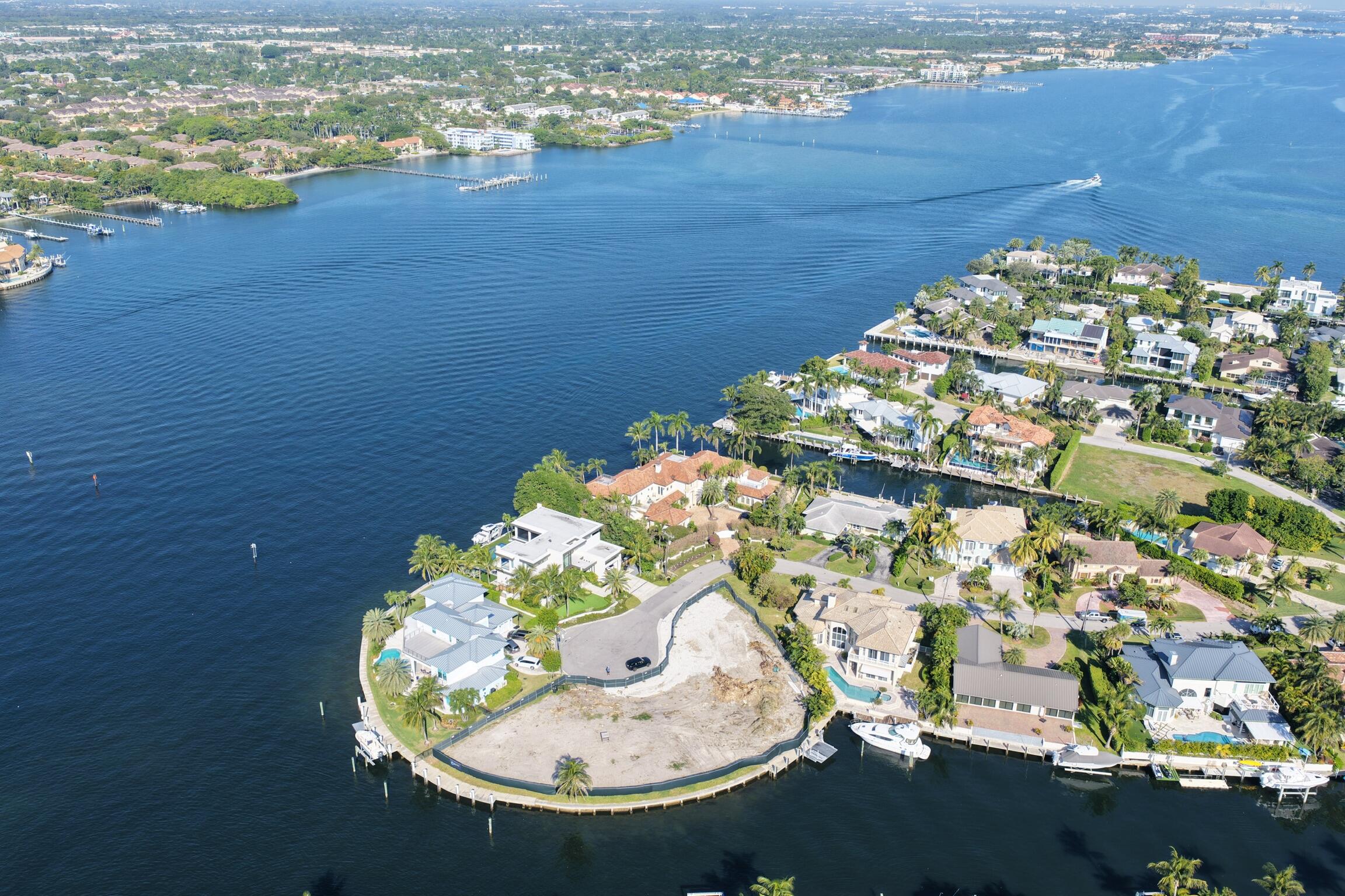 92 Island Ocean Ridge, FL 33435