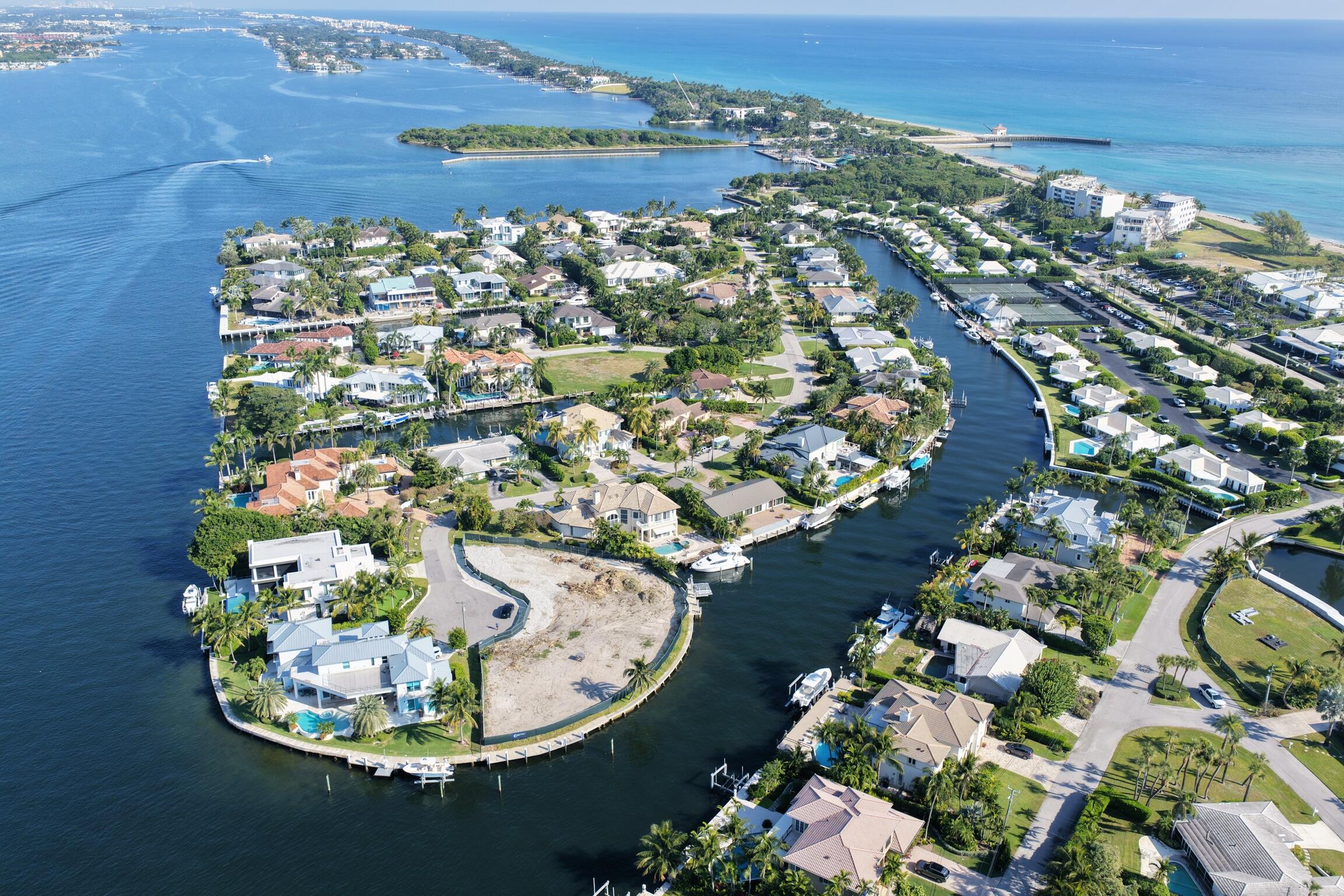 92 Island Ocean Ridge, FL 33435