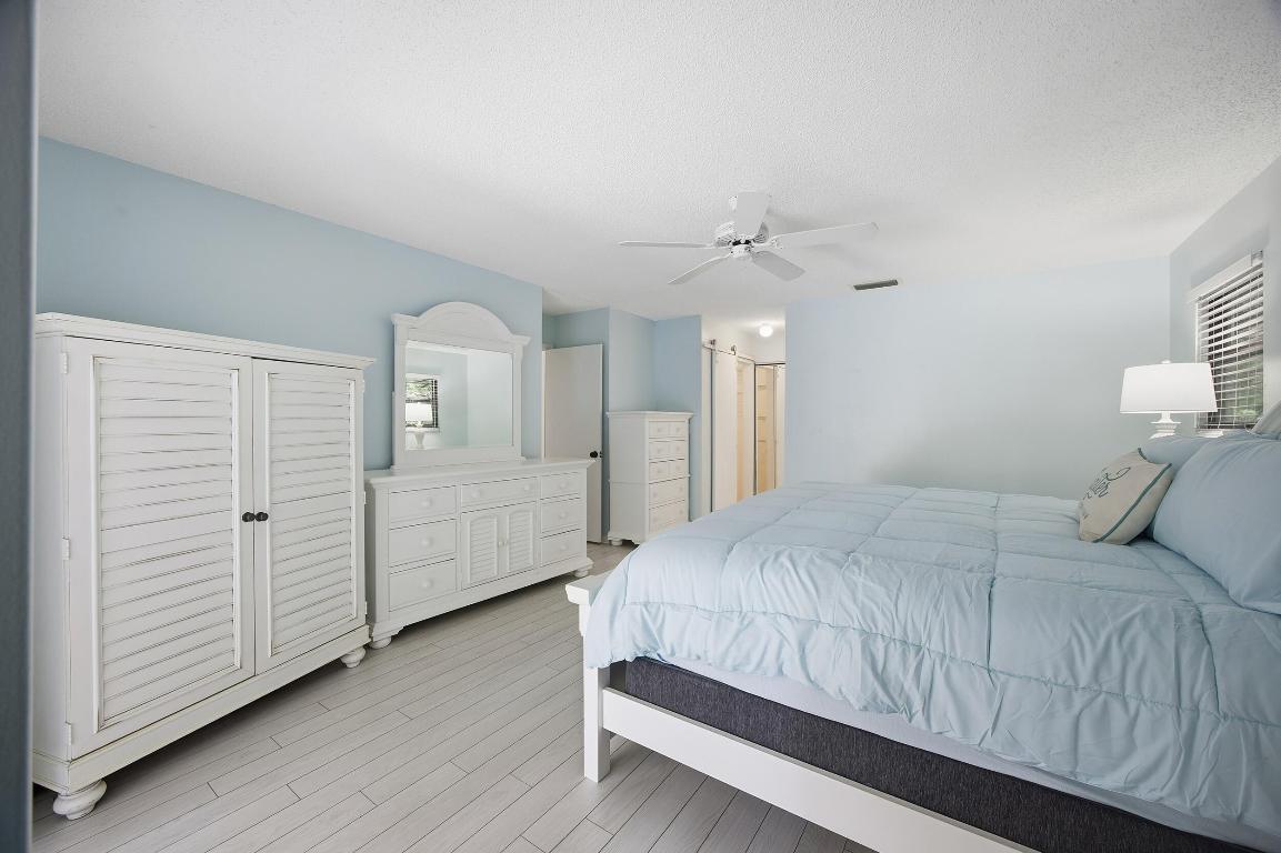 1127 E Seminole #21c Jupiter, FL 33477