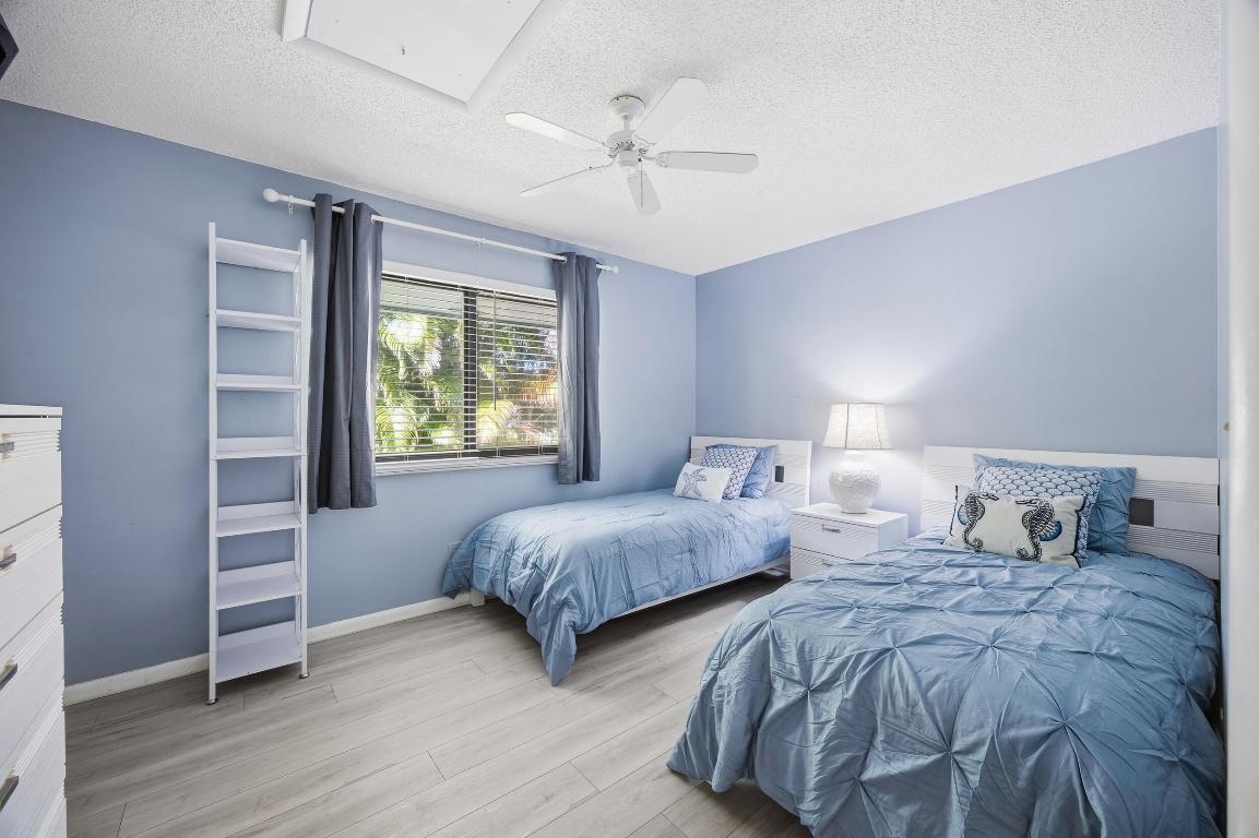 1127 E Seminole #21c Jupiter, FL 33477