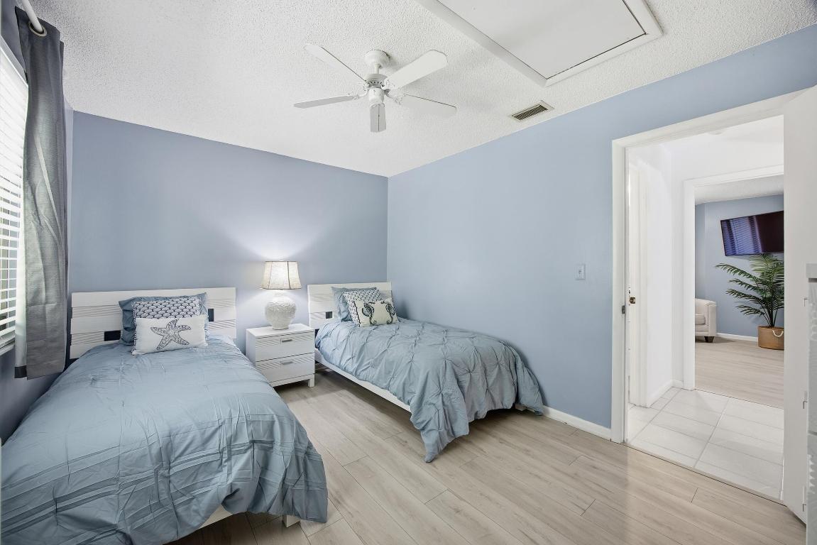 1127 E Seminole #21c Jupiter, FL 33477