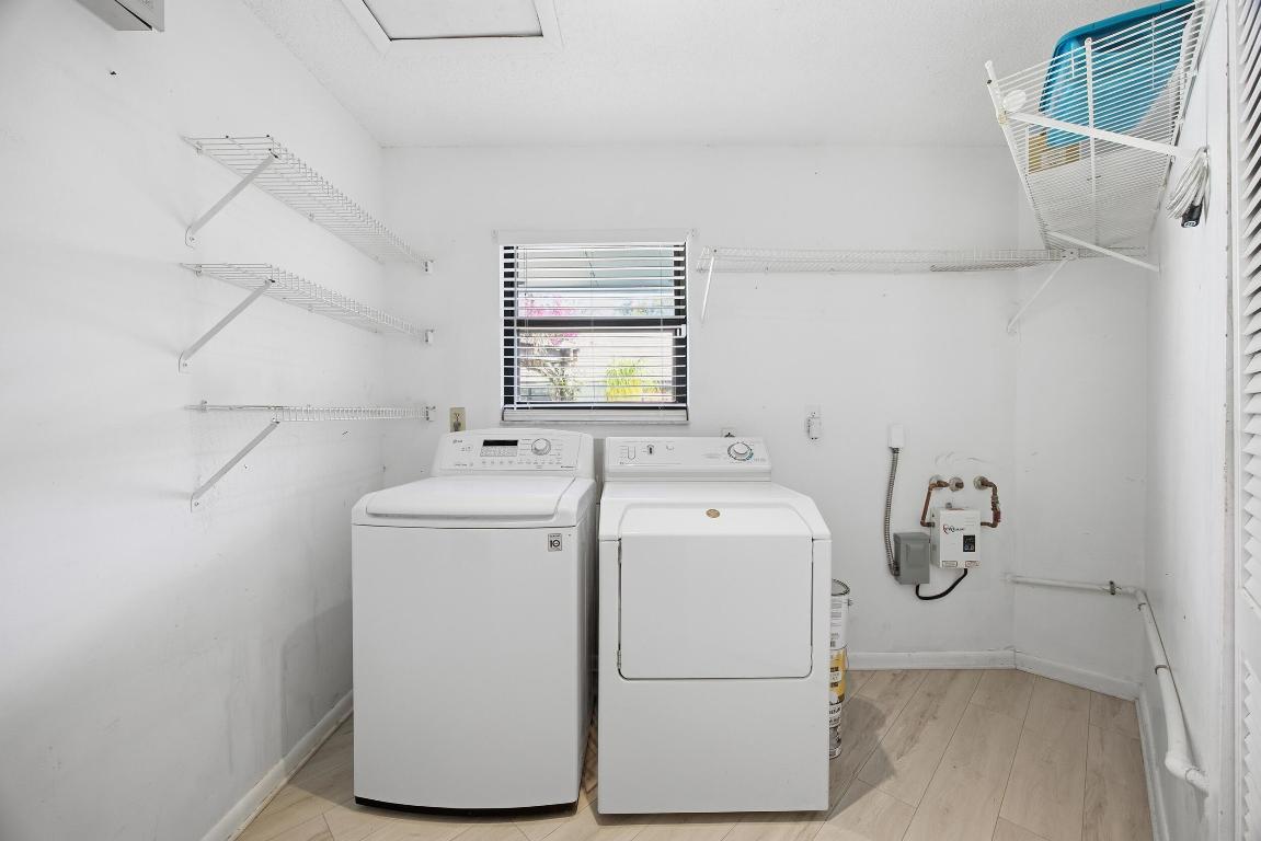 1127 E Seminole #21c Jupiter, FL 33477