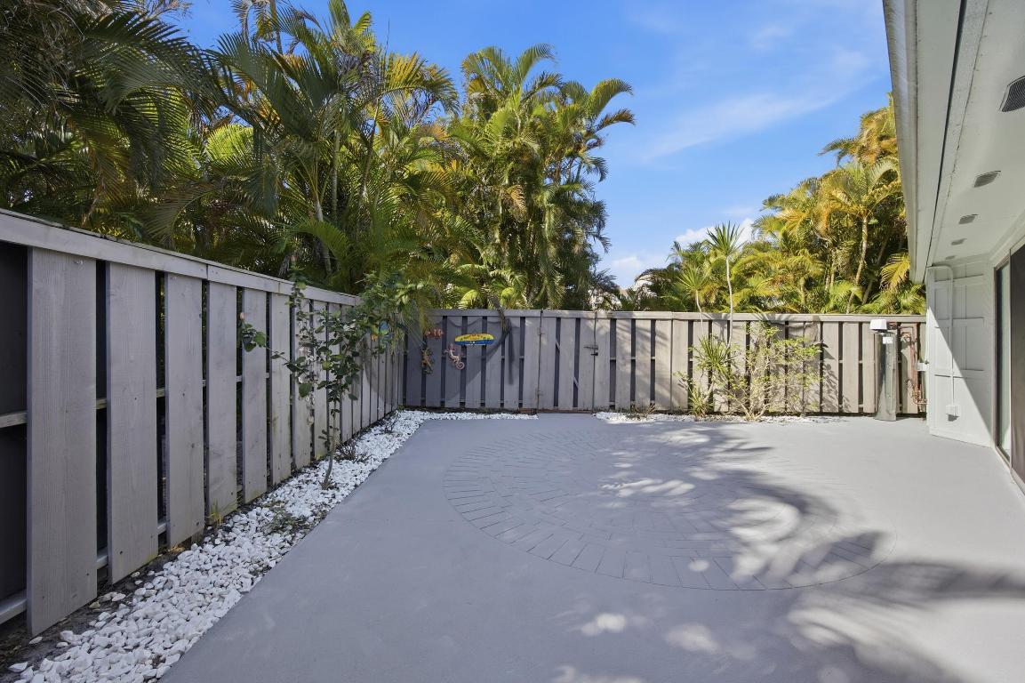 1127 E Seminole #21c Jupiter, FL 33477