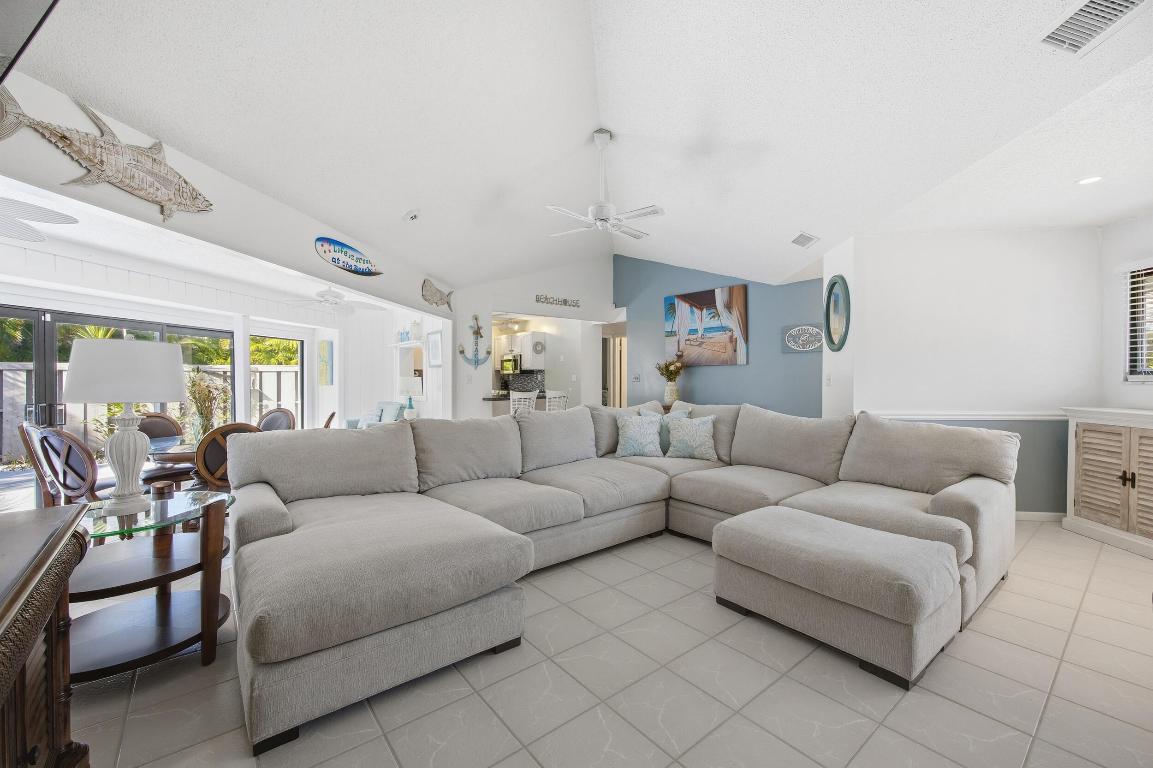 1127 E Seminole #21c Jupiter, FL 33477