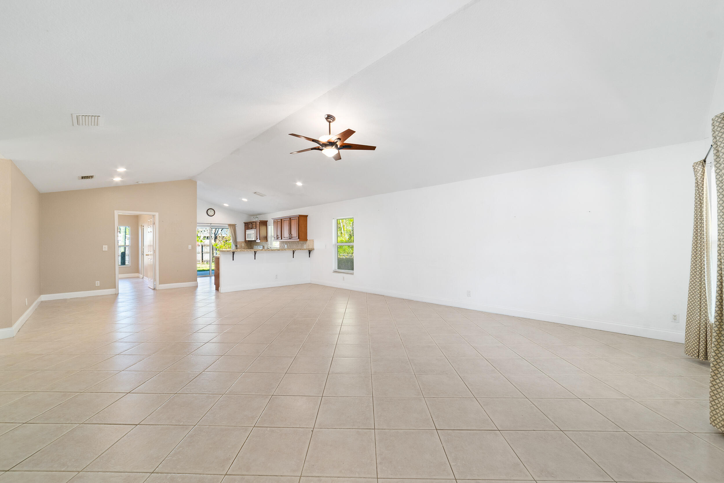 6923 S 1st Jupiter, FL 33458