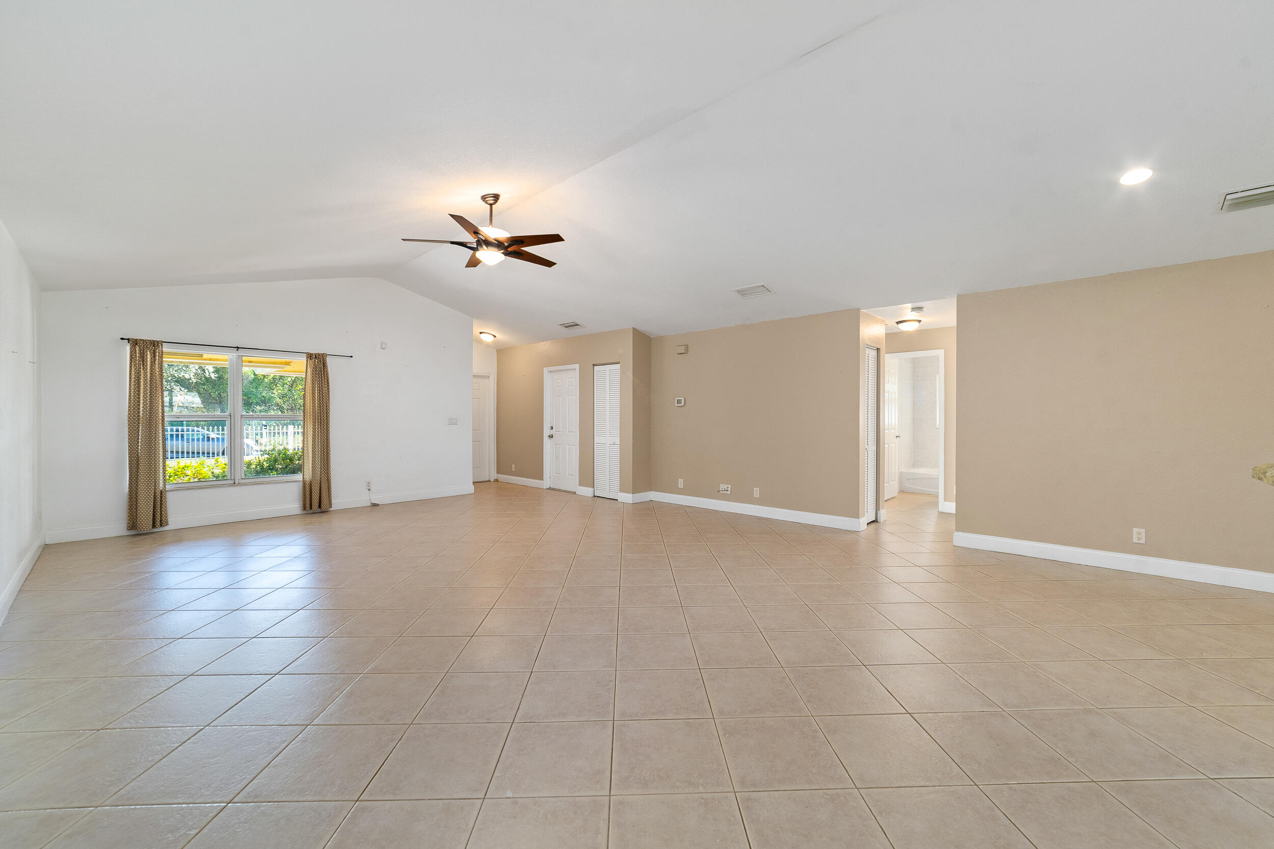 6923 S 1st Jupiter, FL 33458