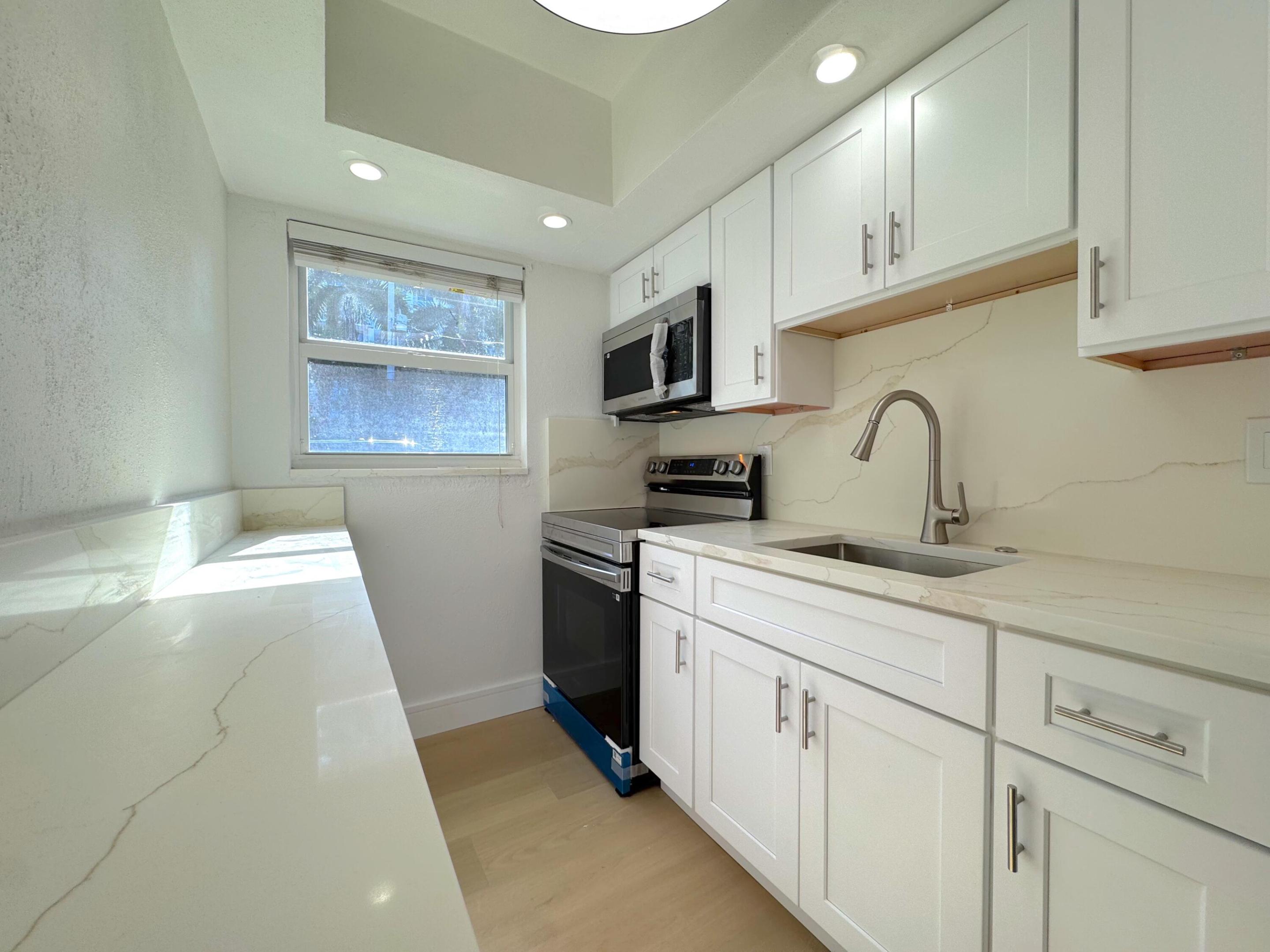 2815 NE 33rd #106 Fort Lauderdale, FL 33308