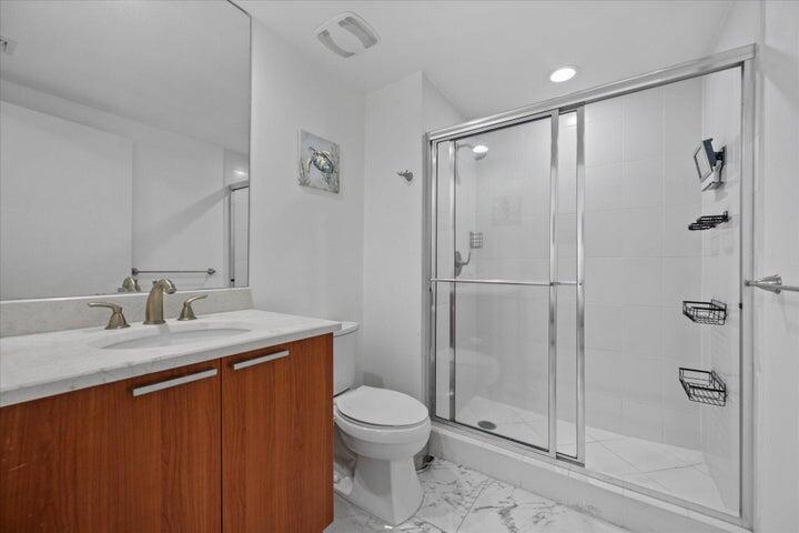 2650 Lake Shr #1004 Riviera Beach, FL 33404