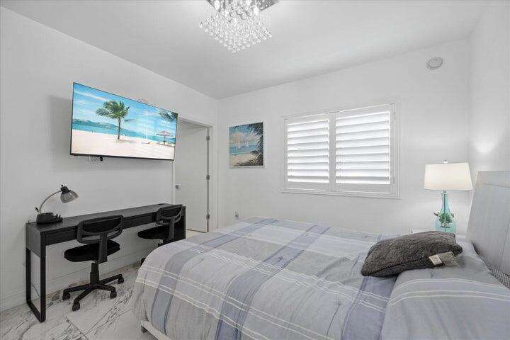 2650 Lake Shr #1004 Riviera Beach, FL 33404