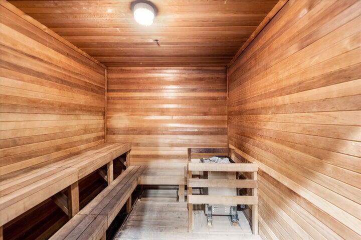 2650 Lake Shr #1004 Riviera Beach, FL 33404