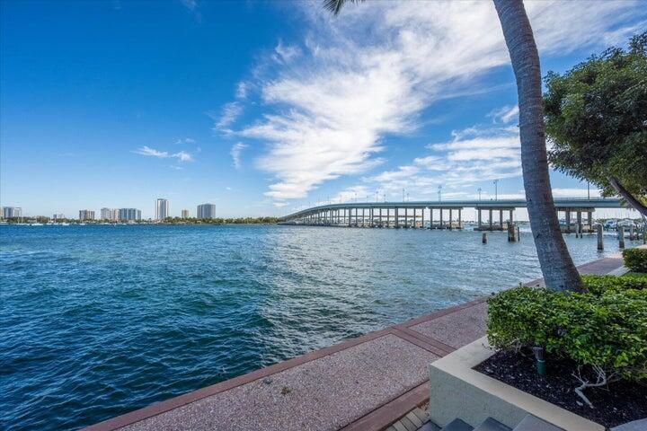 2650 Lake Shr #1004 Riviera Beach, FL 33404